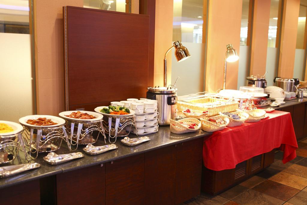 Keisei Hotel Miramare Тиба Экстерьер фото
